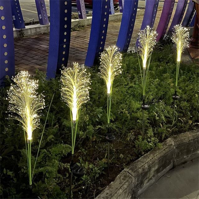 Solar Reed Garden Light